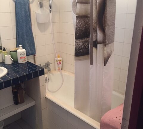 AVANT Dépose baignoire a Montpellier