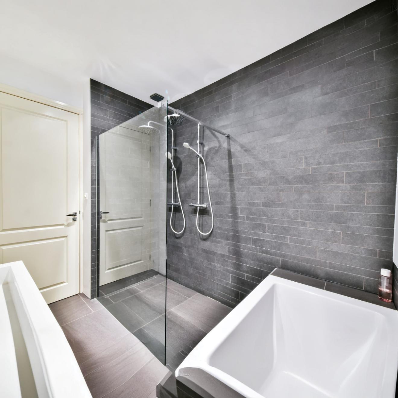 aide renovation salle de bain senior uzes