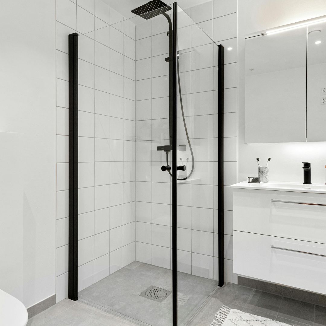 aide installation douche senior uzes