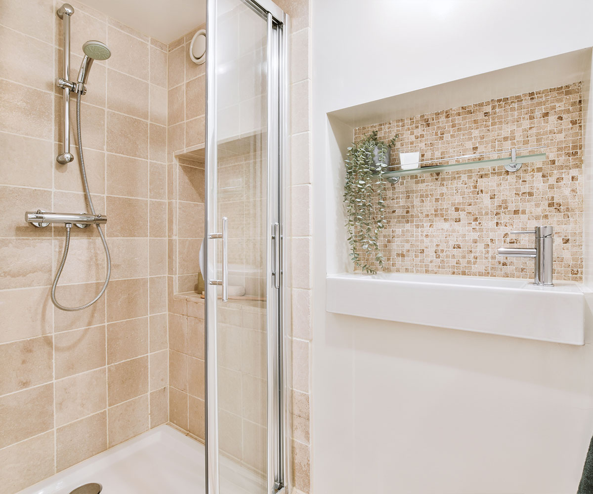renovation salle de bain senior senior au grau du roi